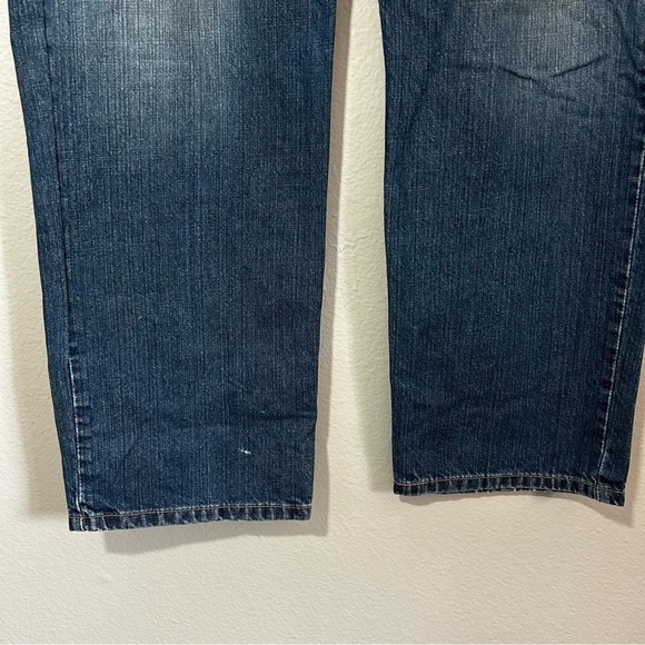 LEVI’S 550 Straight Leg Jeans Size 38X32
Has Distressing See Photos 100% Cotton - Picture 3 of 11